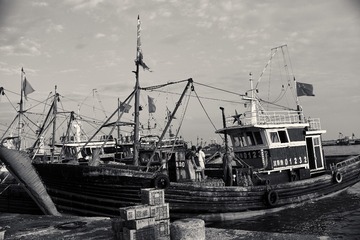18730