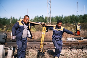47063