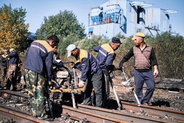 46967