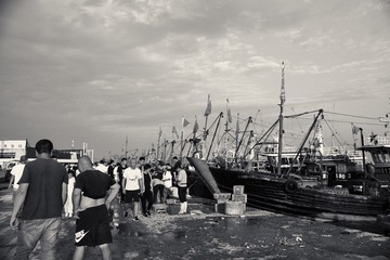 18724