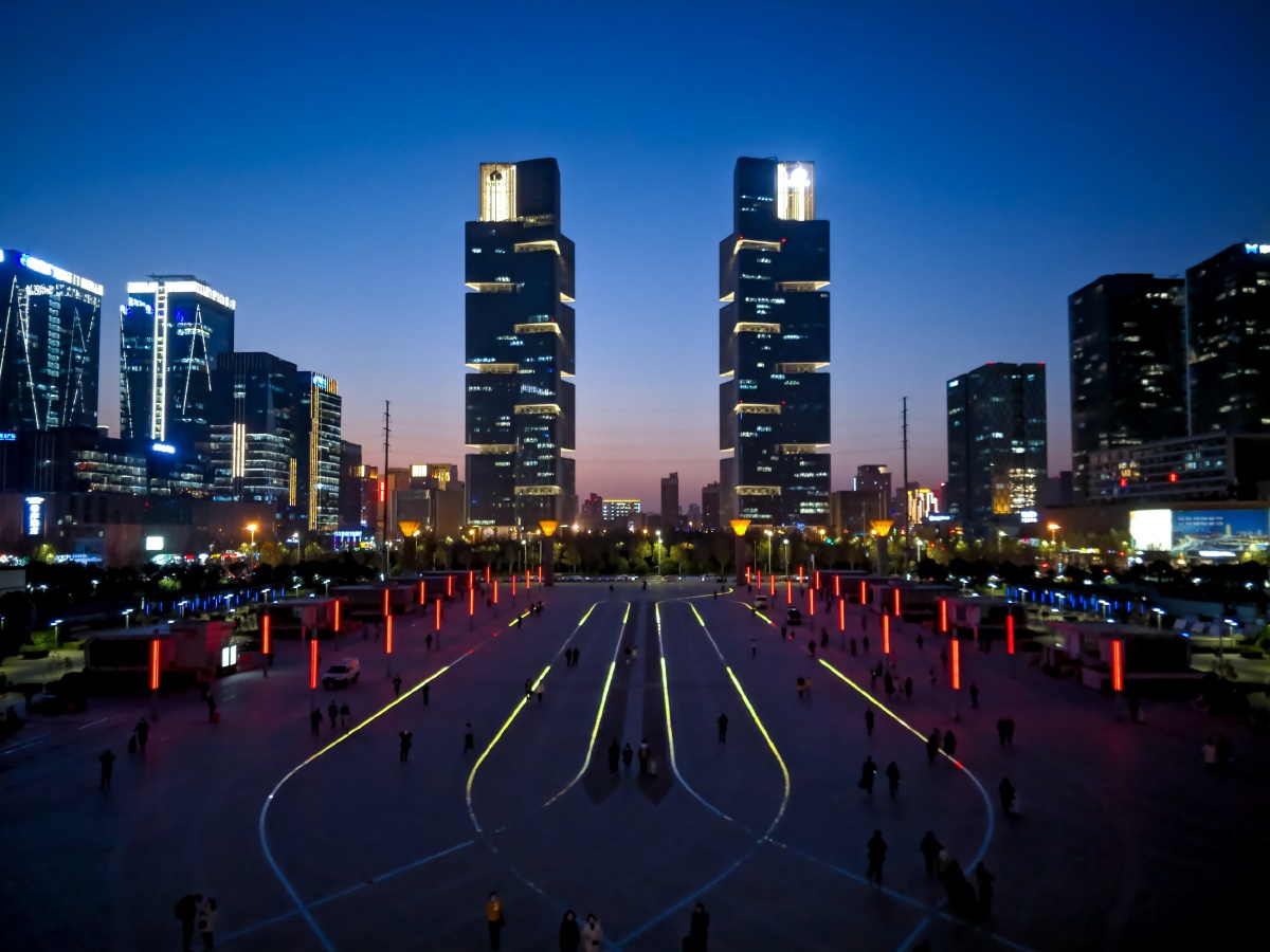 郑州东站双子塔 设备:oneplus5t 原创