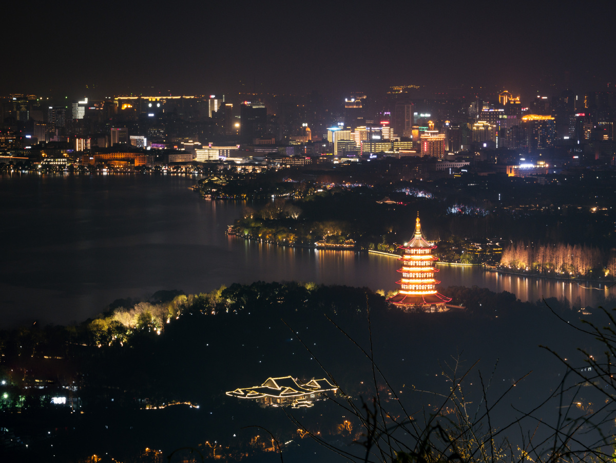 雷峰塔夜景