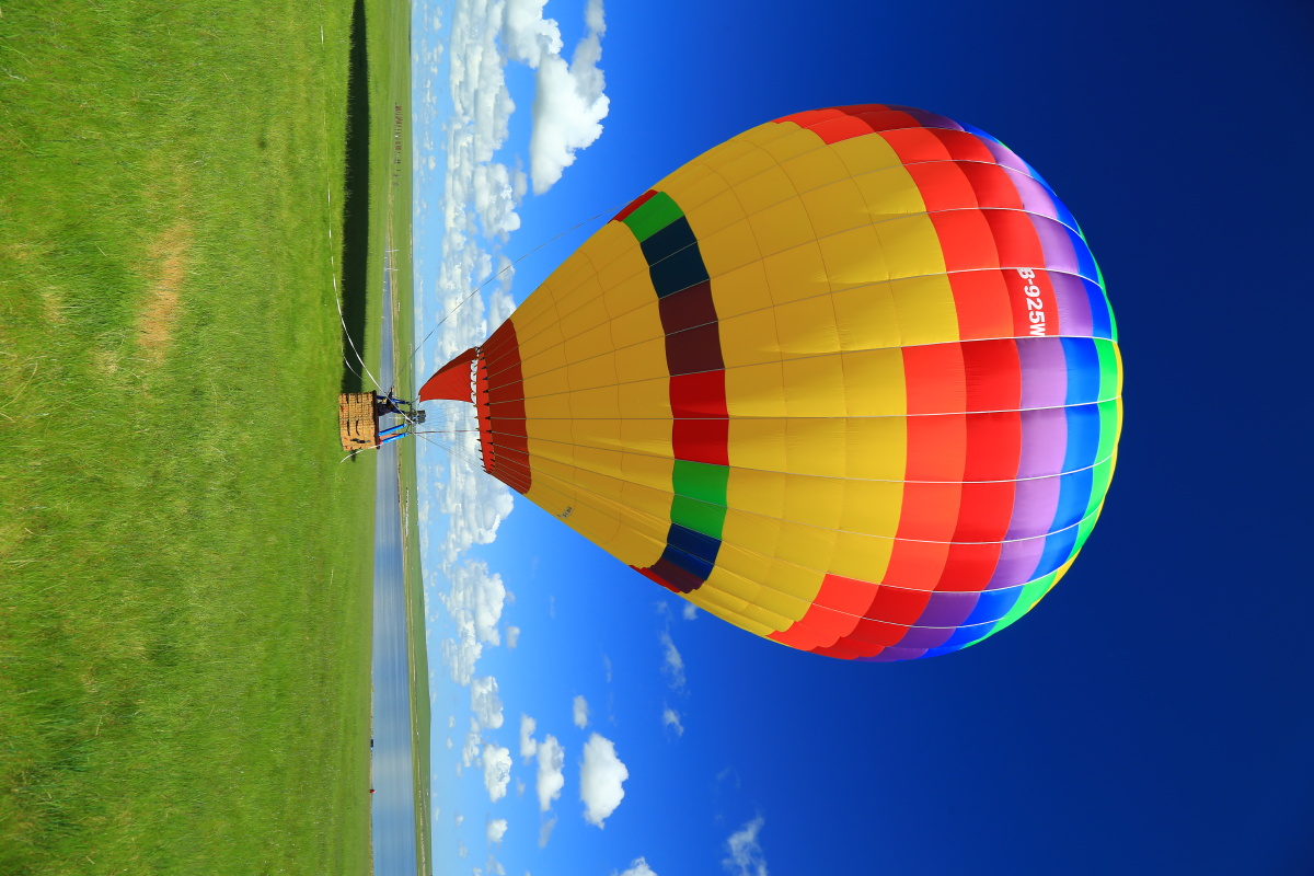 内蒙古呼伦贝尔市呼和诺尔旅游景区2021年6月11日试飞热气球圆满成功