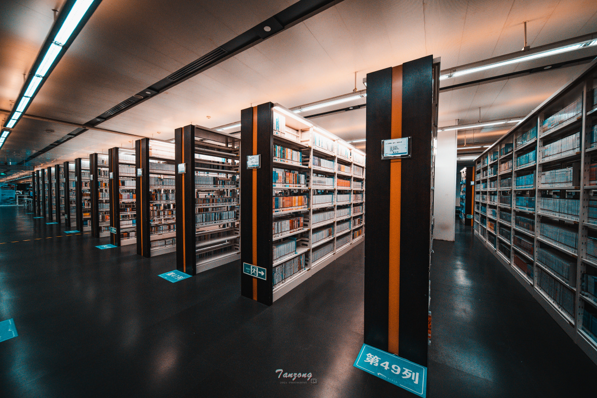 98书中屋位于广州图书馆 - 谭宗_tanzong - 图虫