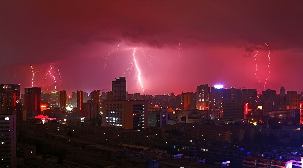 西安，不多见的雷暴之夜