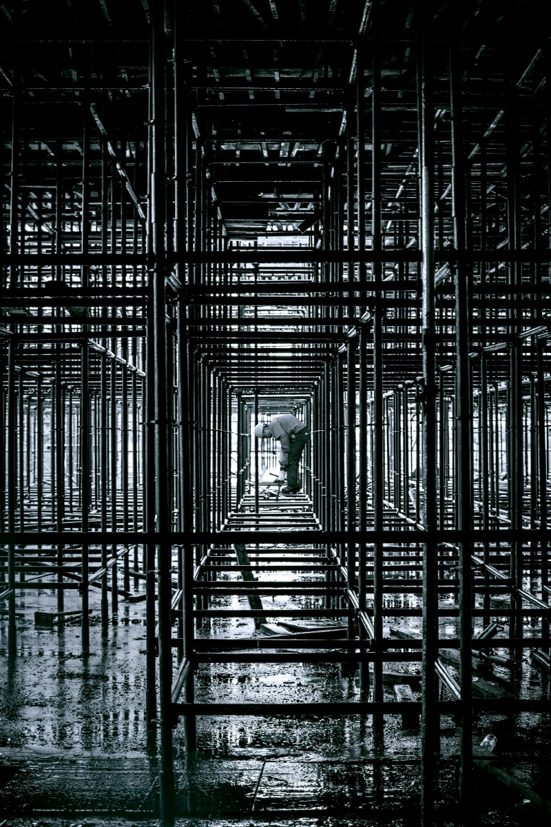 层层叠叠的管道形成很有层次的构图