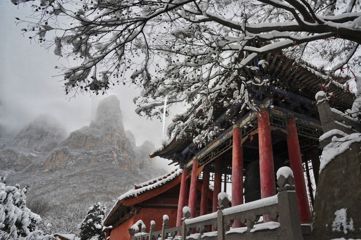 登永济五老峰赏雪景