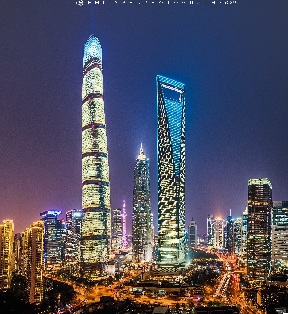 上去时天黑了，错过了最好的拍摄时间，那天干爬了很多楼梯。。