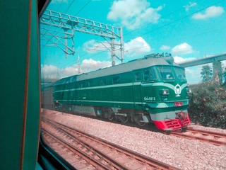 464308
