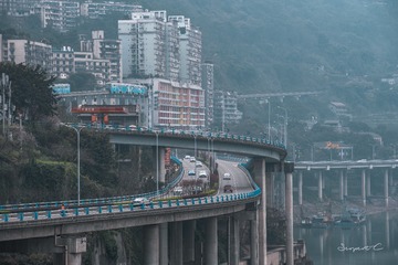 704621