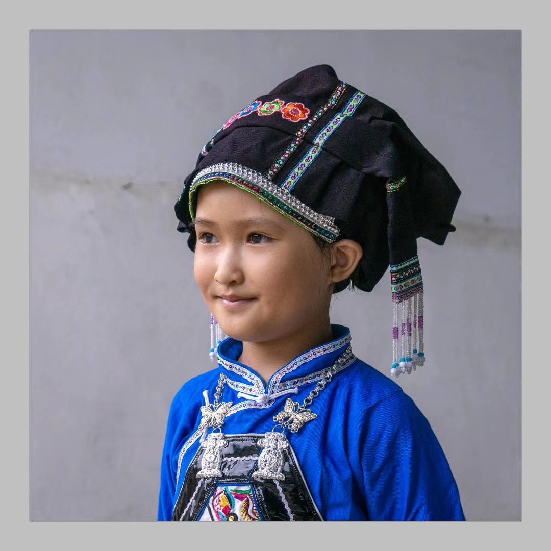 滇南壮族花米饭节的小朋友