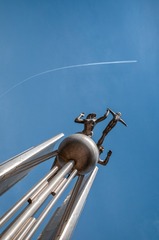 980461