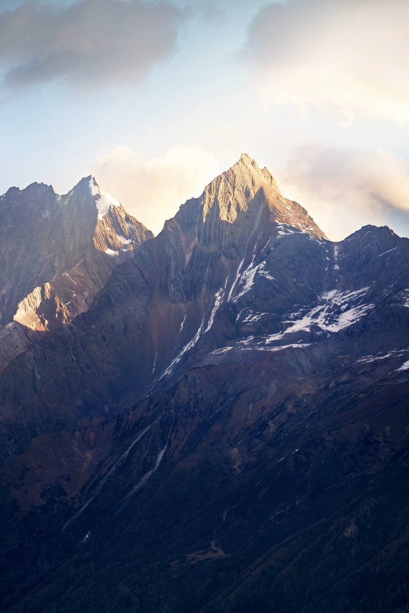 壁立千仞,无欲则刚