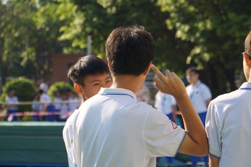 001