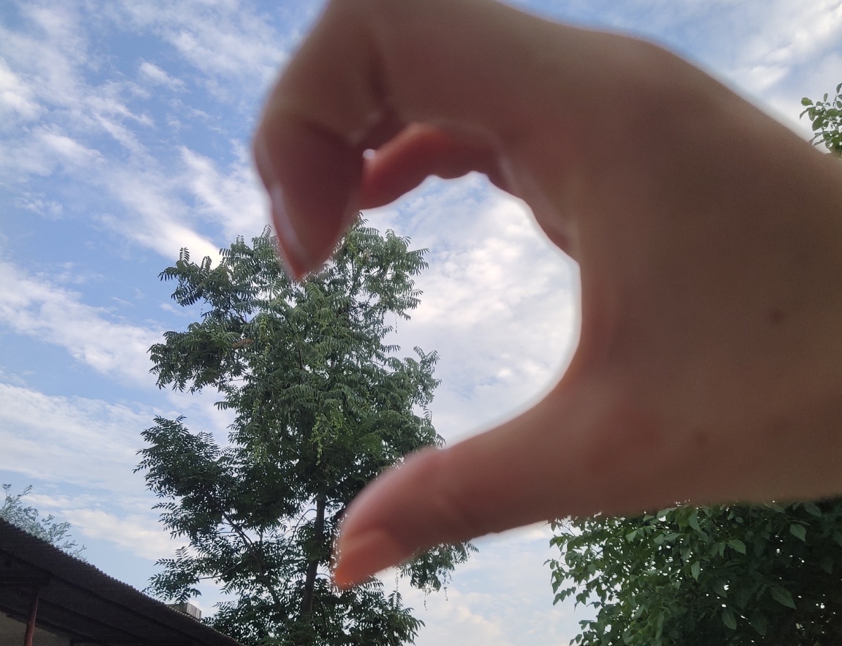 曾几何时喜欢上了抬头仰望天空