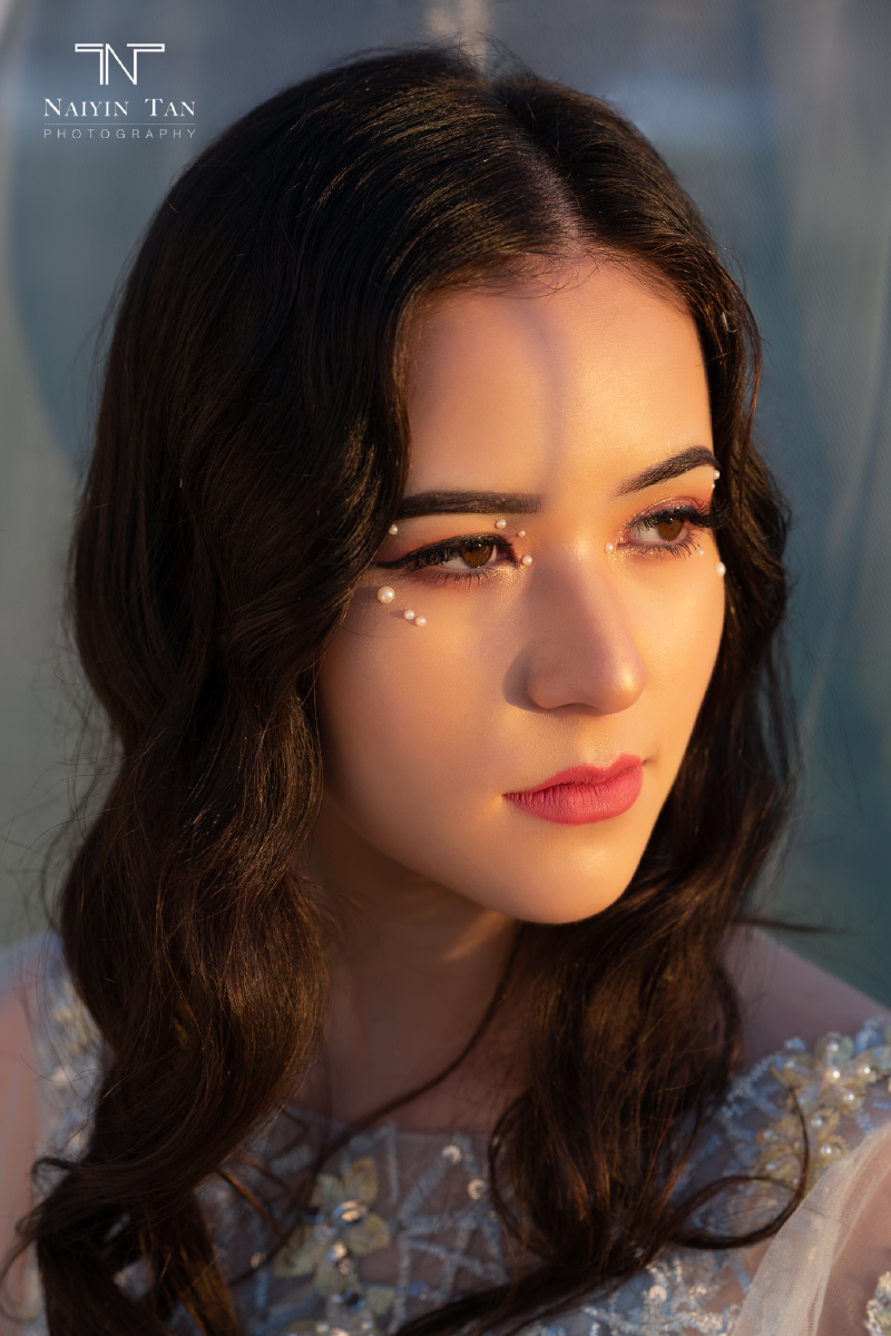 澳洲混血小姐姐随便路边拔点草也能出片