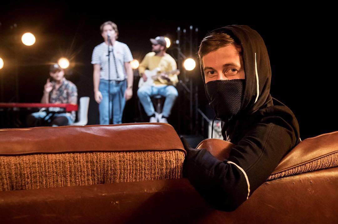 艾伦沃克教主 - 图虫