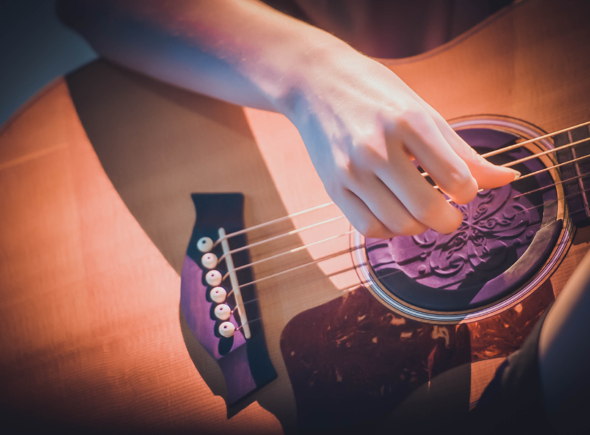 房东的猫安静唱歌的妹纸