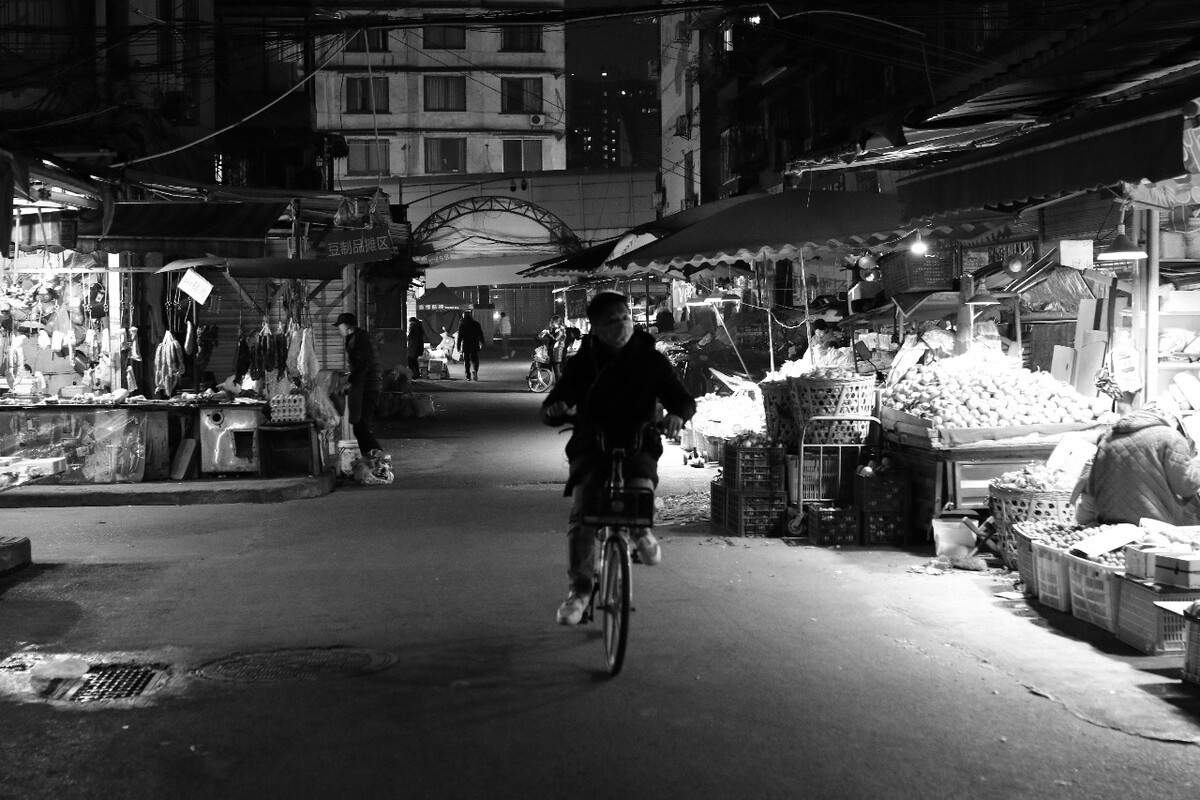 ＂赶＂个夜市