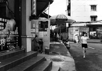 E2C369AC-1620-45F3-8745-FF91D5C2BECF/L0/001
