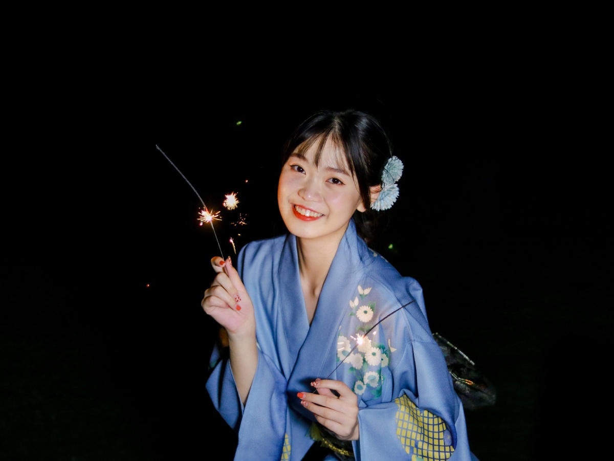 烟花和和服更配哦