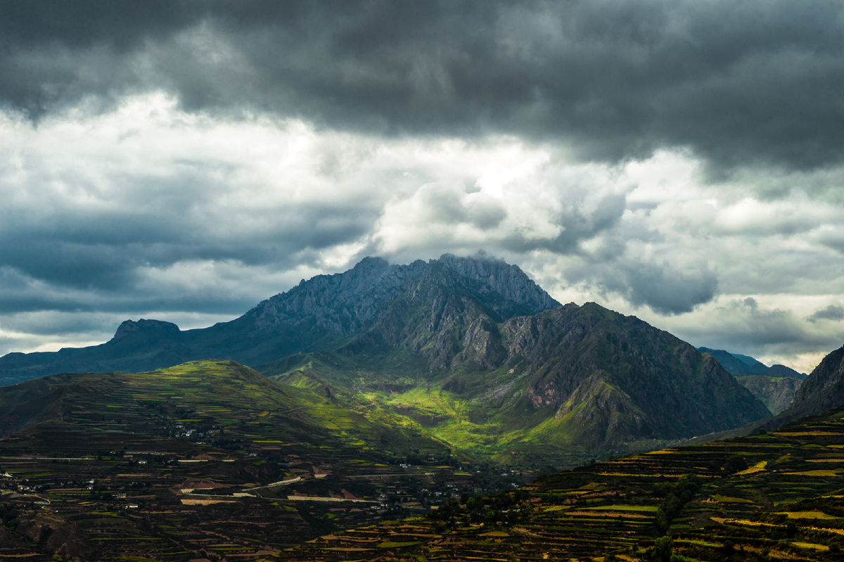 青崖山梯田景色