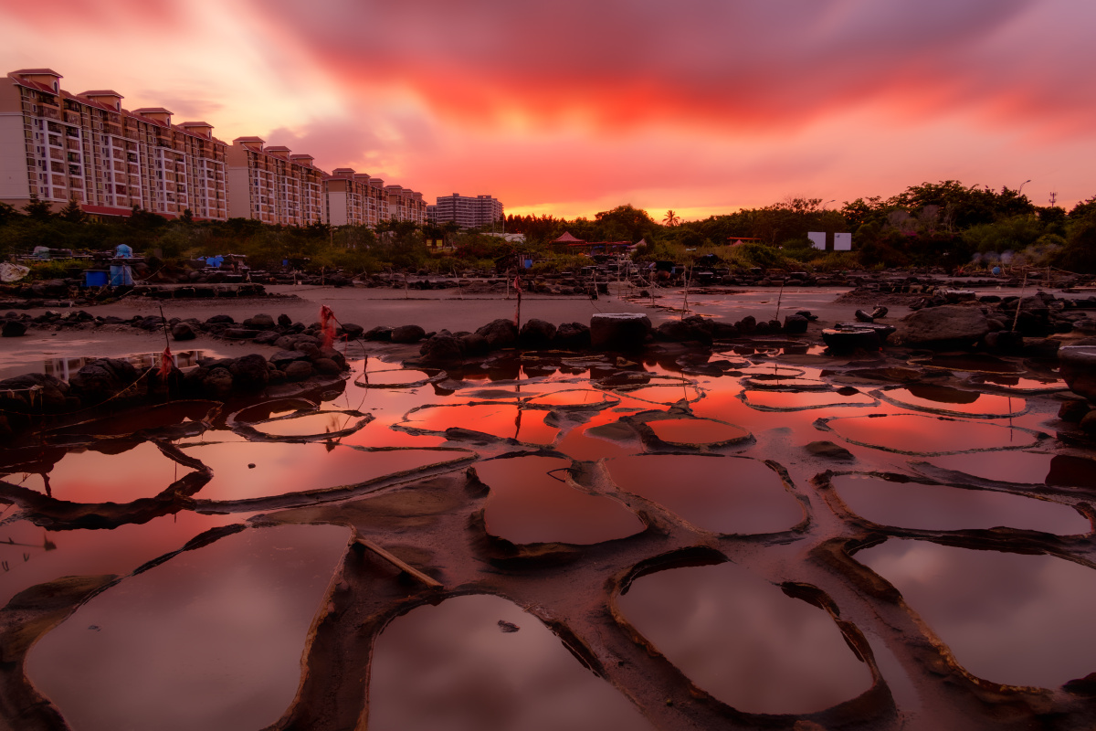 天空之镜洋浦千年古盐田