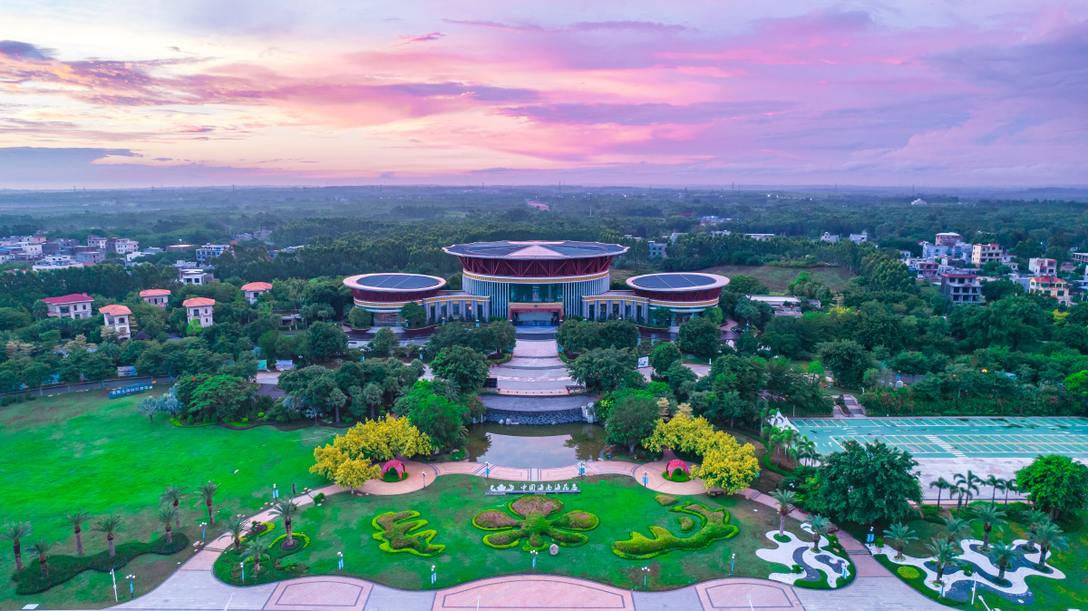 航拍海南恒大海花岛日出