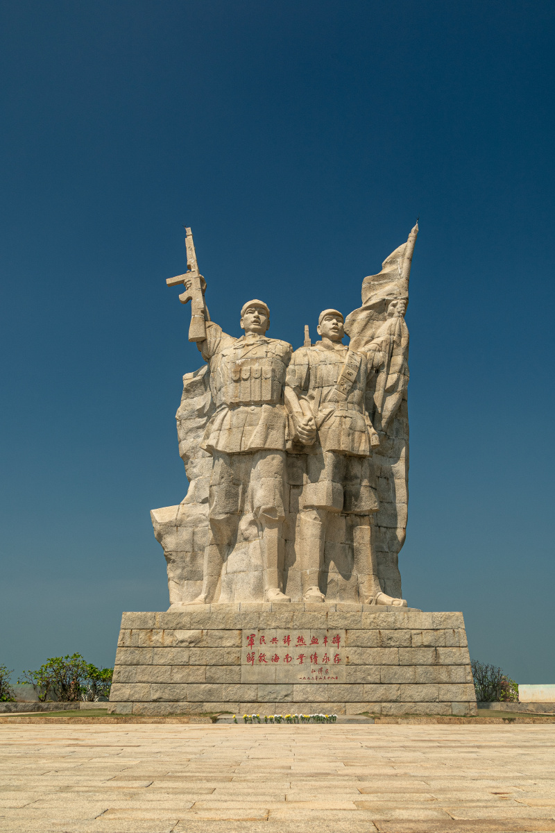 解放海南岛渡海战役临高角登陆点人民英雄纪念碑雕像