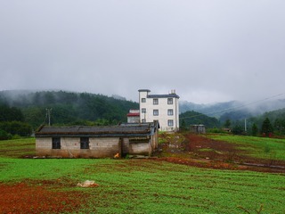 657016