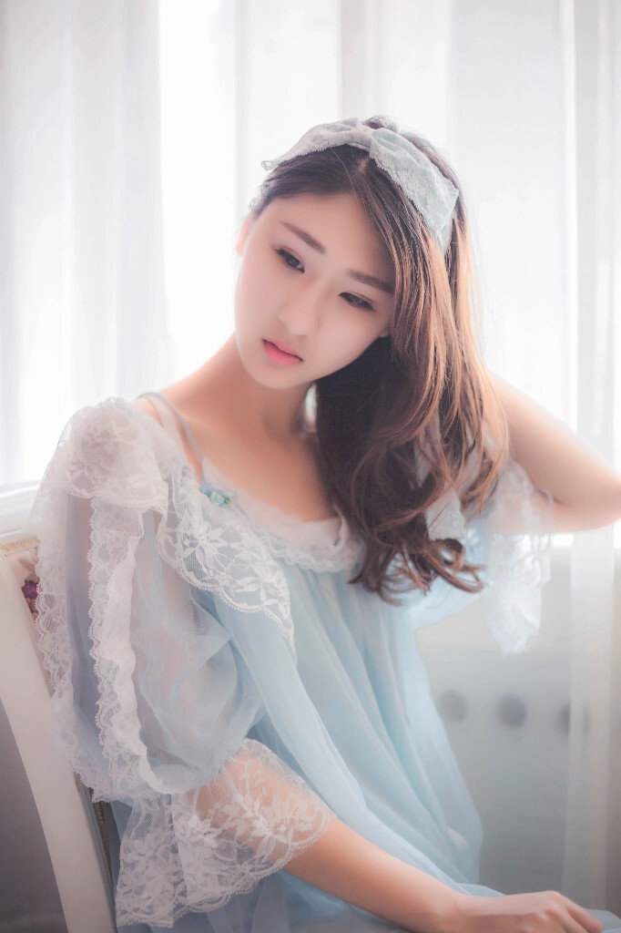 一个午后，阳光和你。
