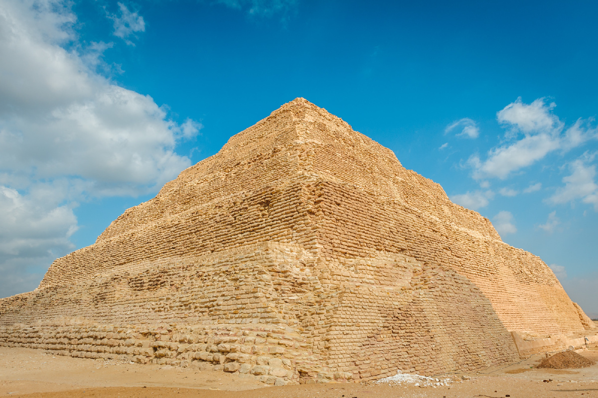 《阶梯金字塔》之二