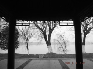 1672068