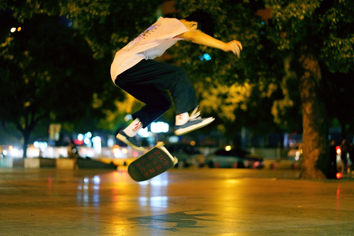 公园滑滑板 - 甲乙丙丁-平锅 - 图虫