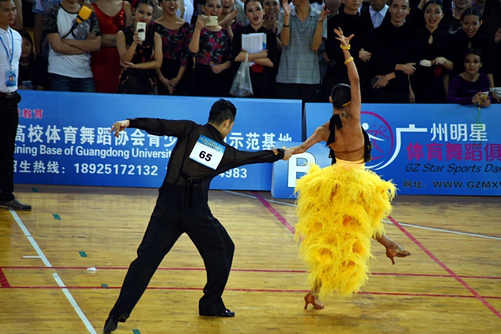 摆扣步舞蹈,欧美民间舞蹈协会制定拉丁舞系列标准
