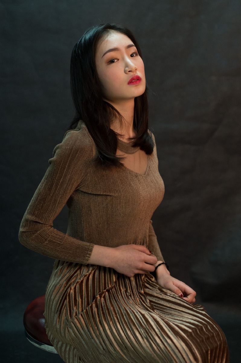 棚拍忧郁气质美女