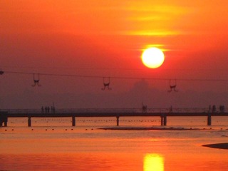 海上日出