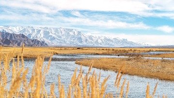 塔县雪山小河