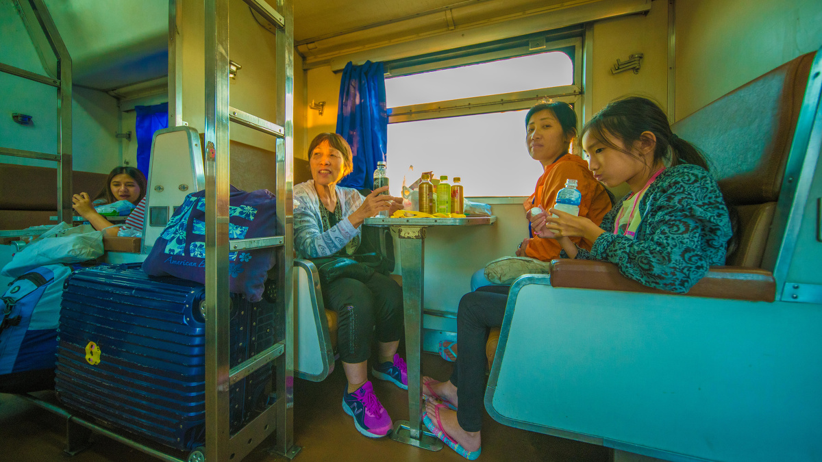 20161225泰国清迈到曼谷卧铺火车 - 索尼, 海外