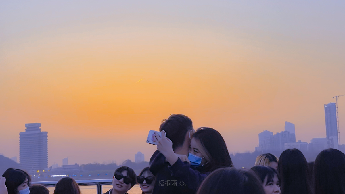 武汉江边shotoniphone12promax