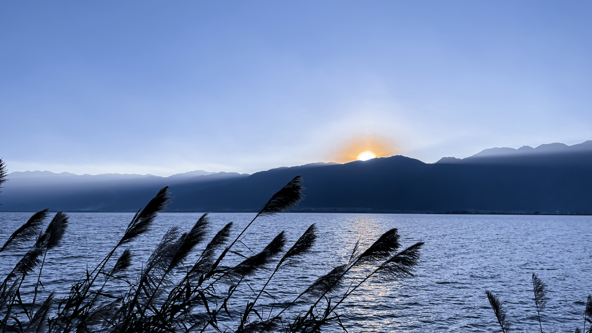 苍山洱海 shot on iphone 12 pro max - 梧桐雨摄影 - 图虫