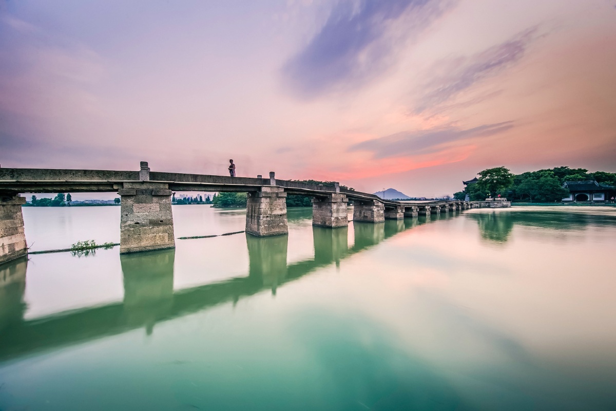 炫彩古鉴湖桥
