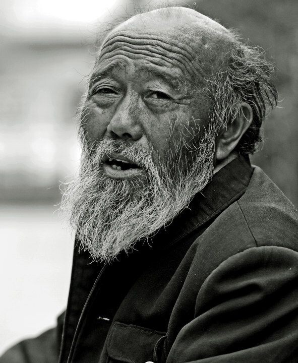 肖像<br />
一位行走江湖多年的老人。。。。