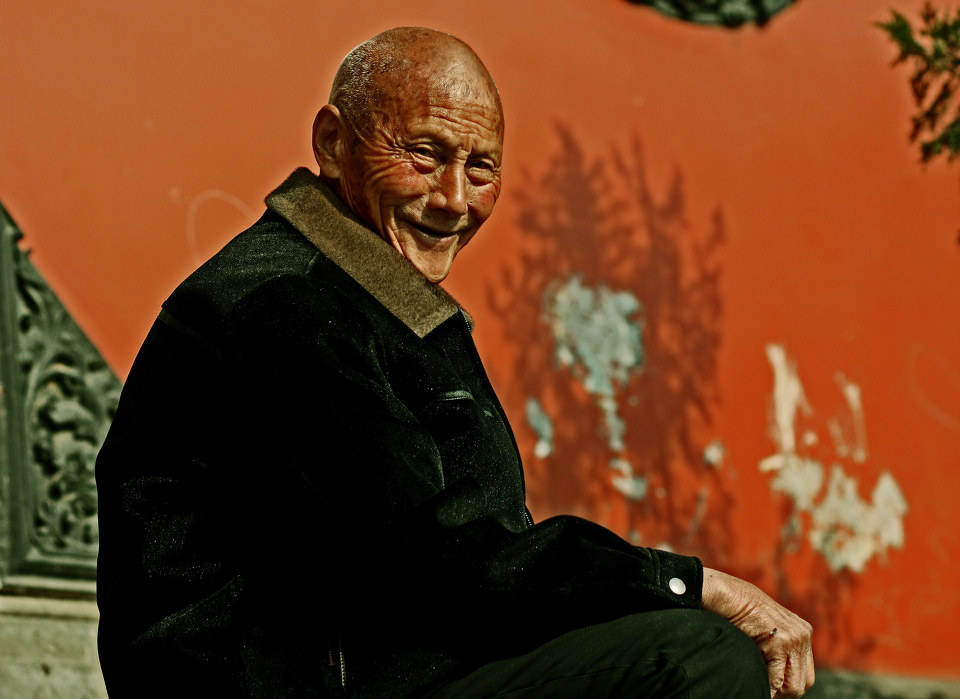 微笑. br /> 阳光,健康,笑容,好心情这位老人都拥有了.