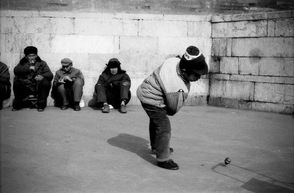 抽陀螺
过去的那些不完全记忆