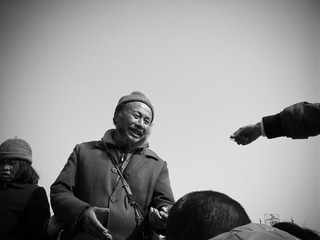 车站 职业行乞者
