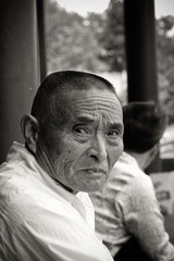 40D9