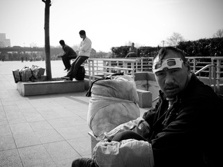 “师傅几点了”“我木有表”