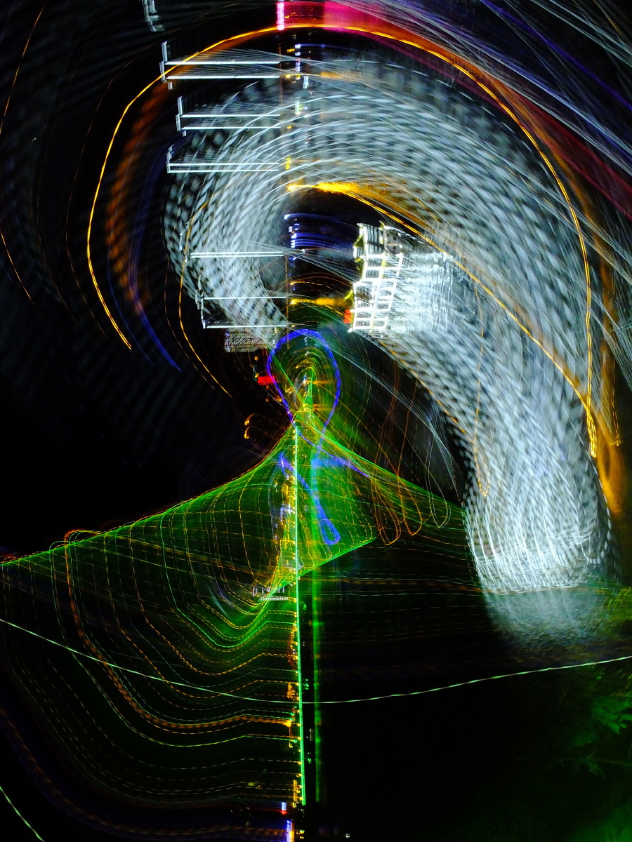 徐清华创新光绘艺术摄影直出作品二(32)激光演示:概念建筑