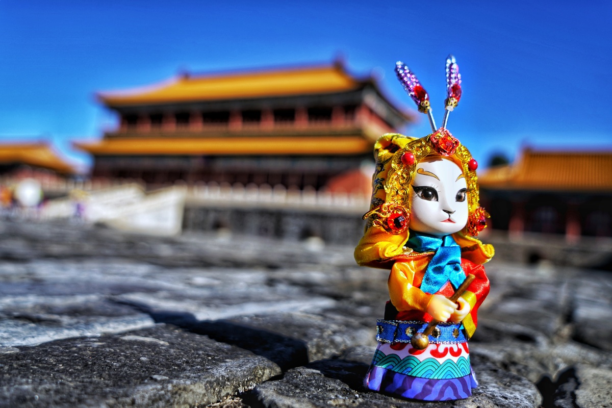 600岁的故宫阳光纯净兔儿爷的目光深远坚定